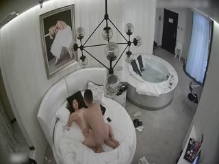 #情趣酒店豪华房偷拍非常能干的眼镜男床上干到浴缸站着快速抽插5-25
